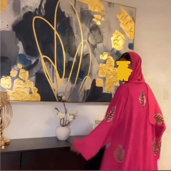 Vibrant Pink Abaya with matching scarf green/black Leaf Accents - Picture 2 of 8